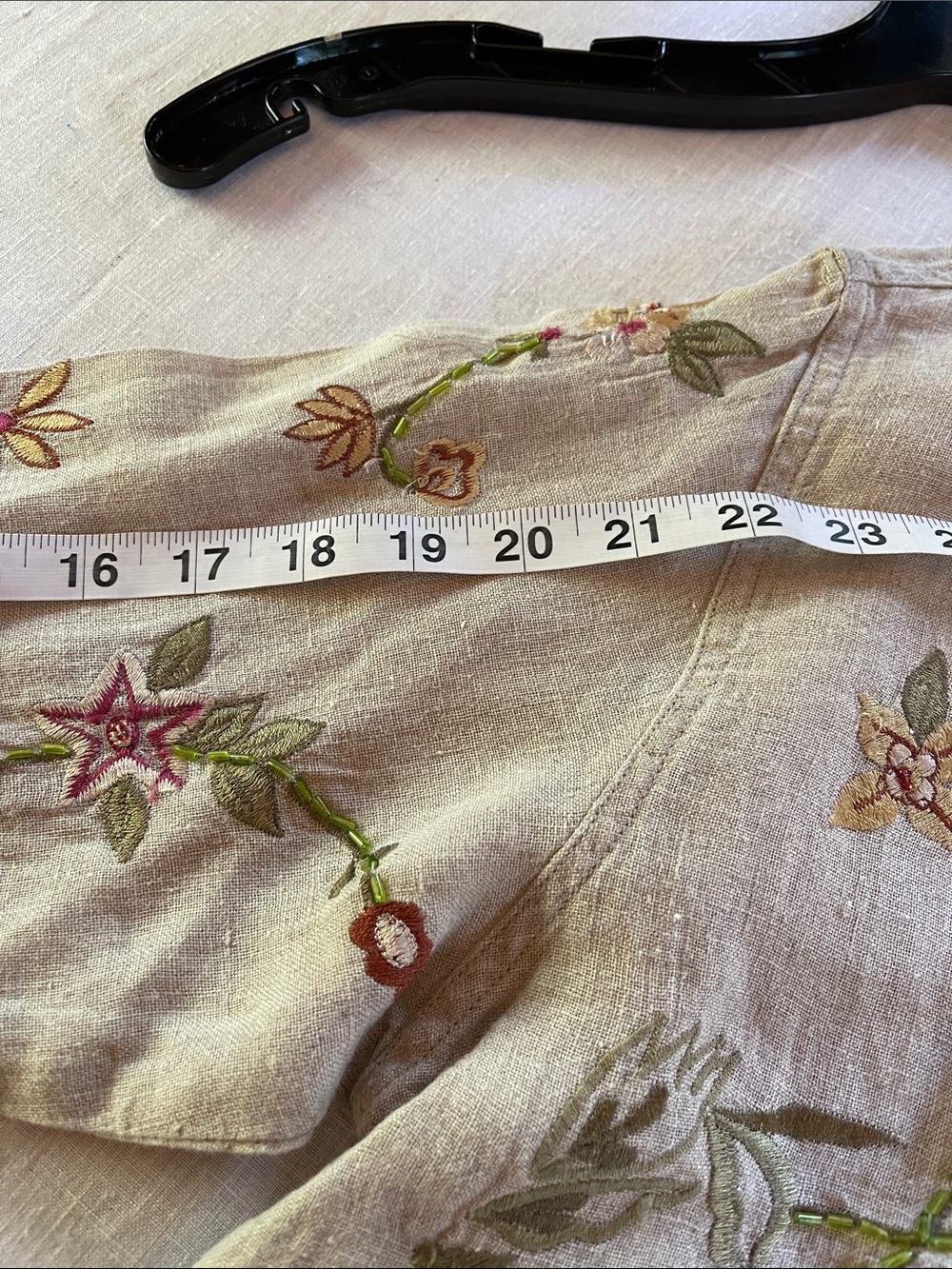 Beautiful tan embroidered 100% linen shirt - Picture 5 of 12
